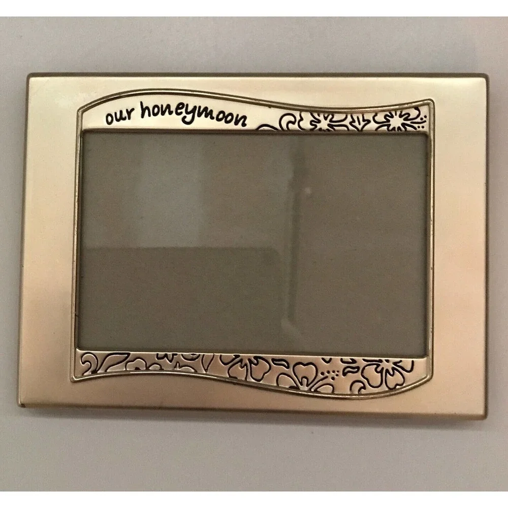 Picture Frame Gold Tone 